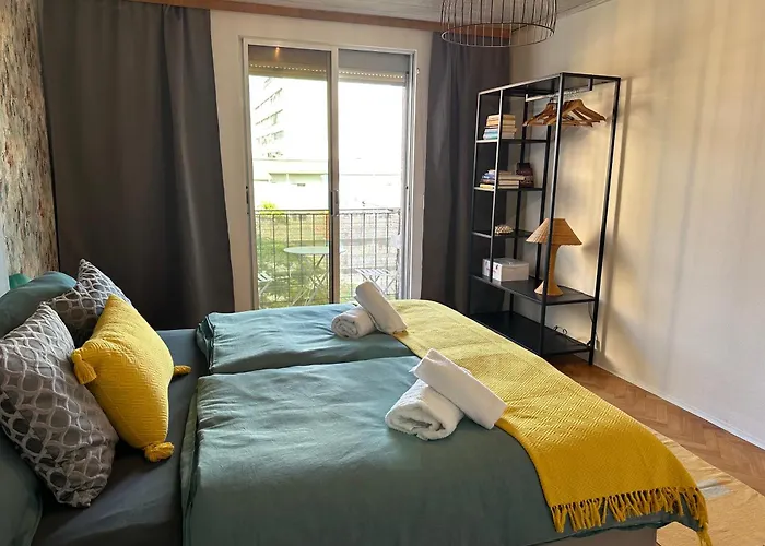 Moderne Wohnung Mit 2 Balkonen, Self Check-In, Parking