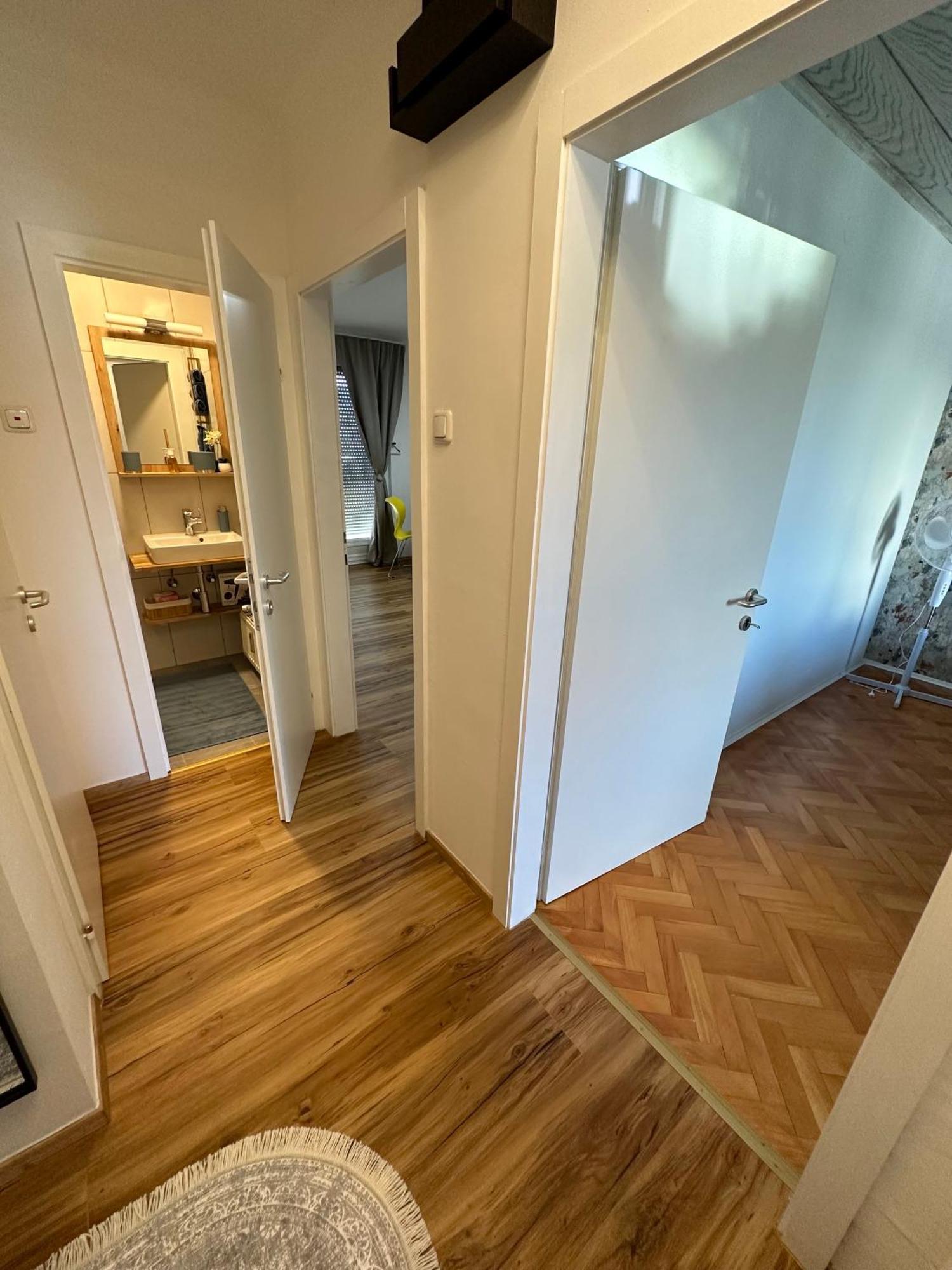 Moderne Mit 2 Balkonen, Self Check-in, Parking * Graz