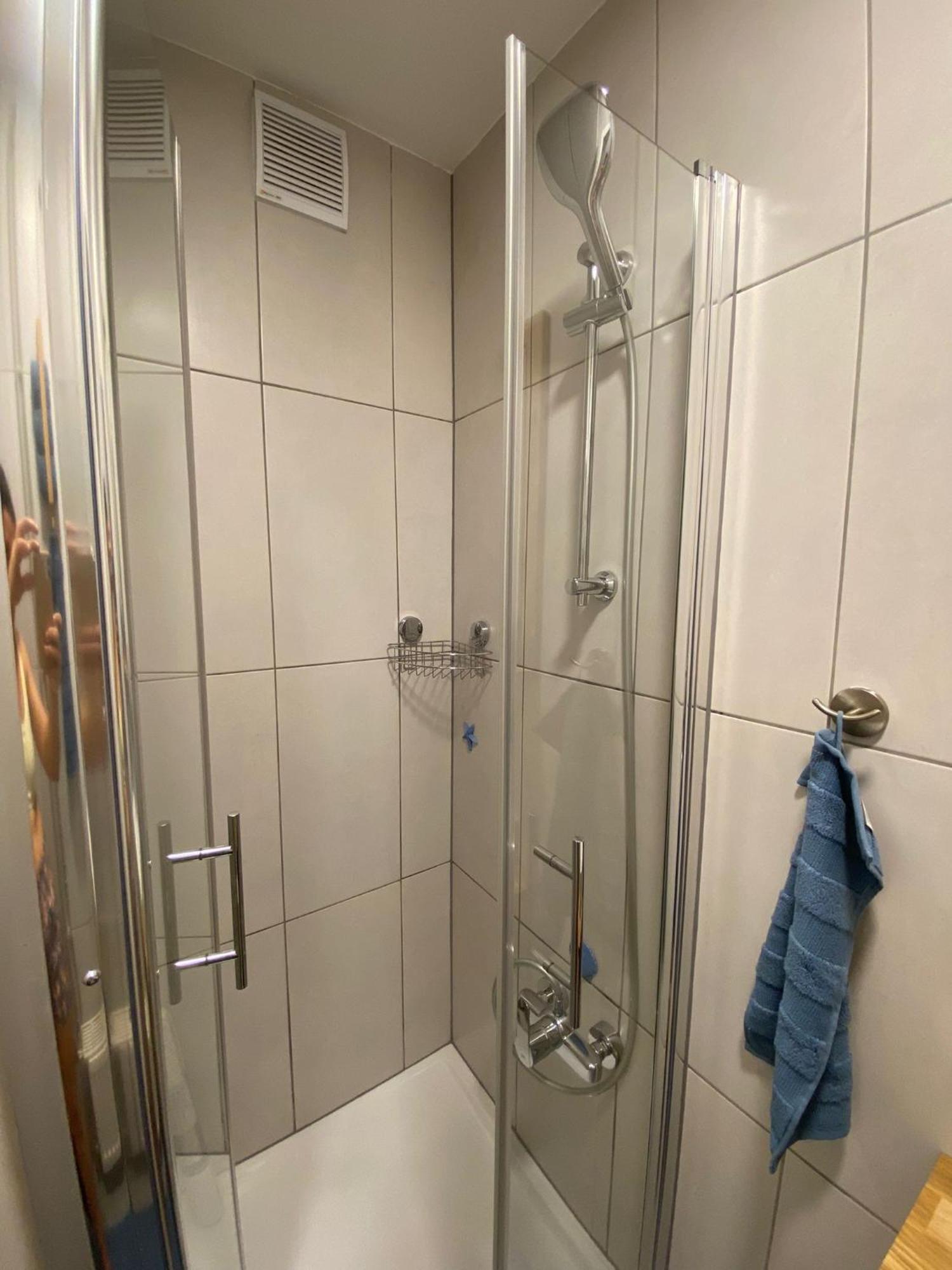 Moderne Mit 2 Balkonen, Self Check-in, Parking Appartamento Graz